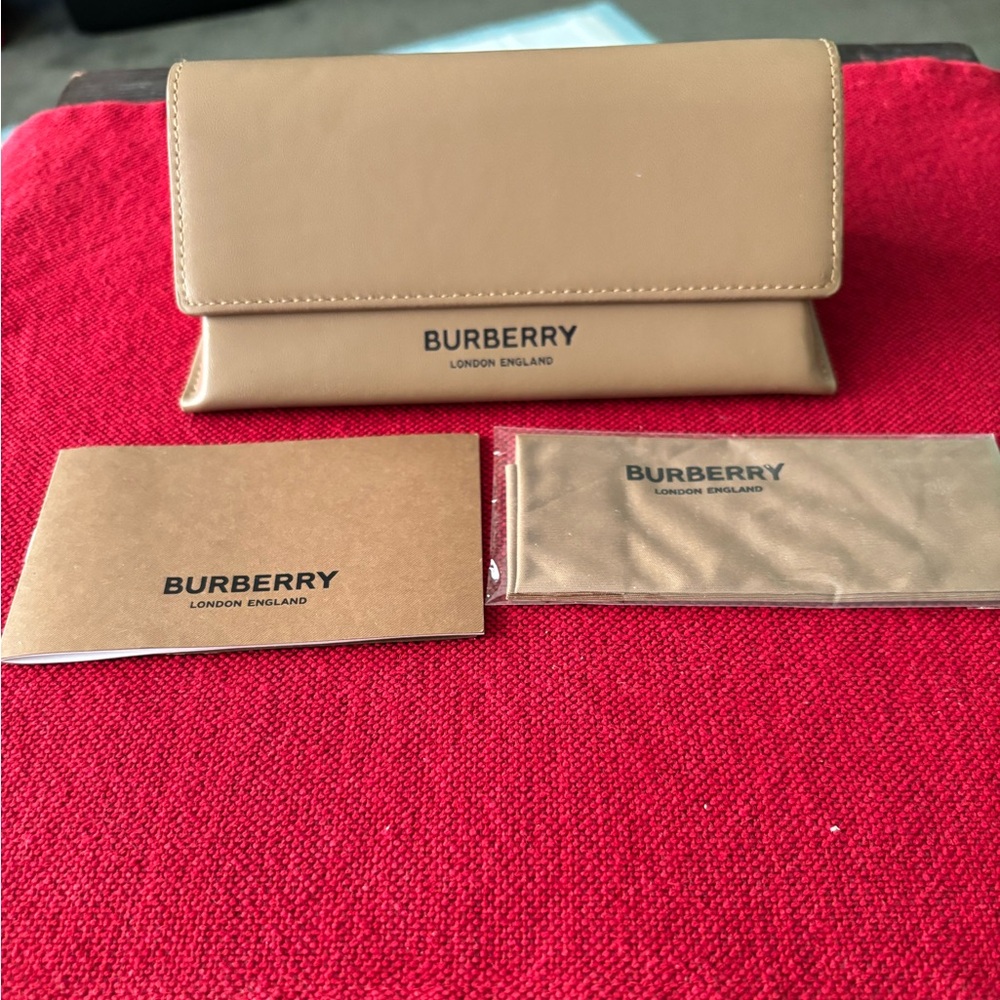 Burberry Tan Leather Sunglasses Pouch with Matching Accessories